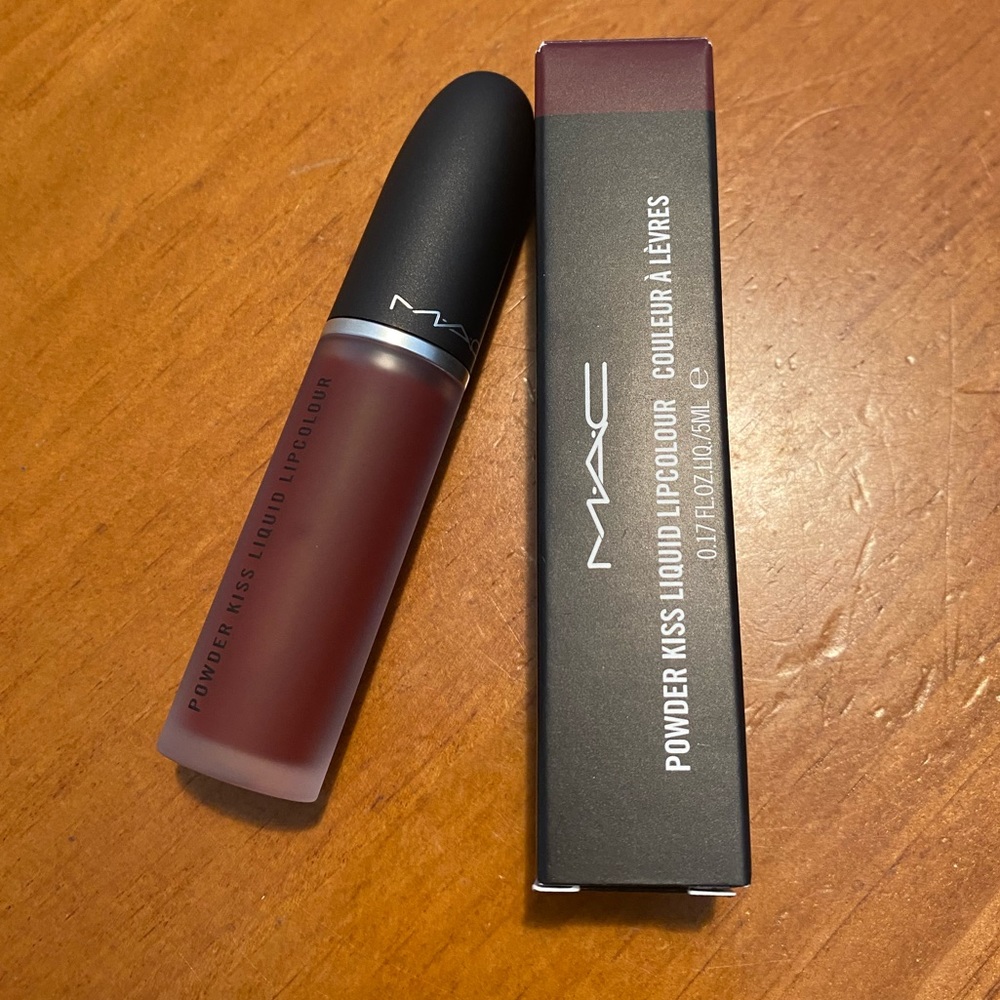 MAC Powder Kiss Liquid Lipcolour Make Love to the Camera - Picture 5 of 16